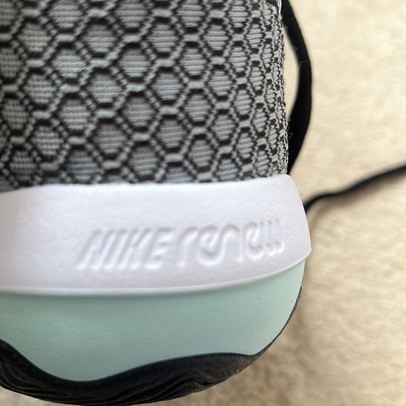 Nike Shoes - Picture 10 of 11